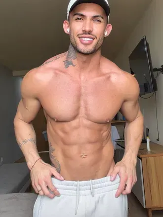 OnlyFans of yurysantana01