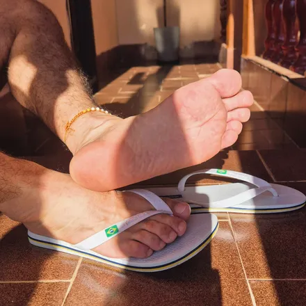 OnlyFans cuenta jorvsfeet header 2