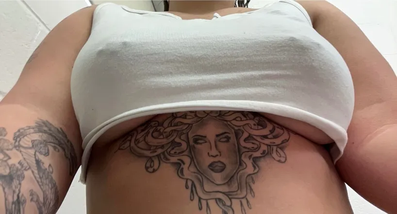 OnlyFans account  queeene header 2