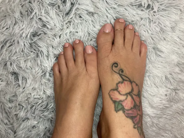 OnlyFans account  sisterfeet8689 header 2