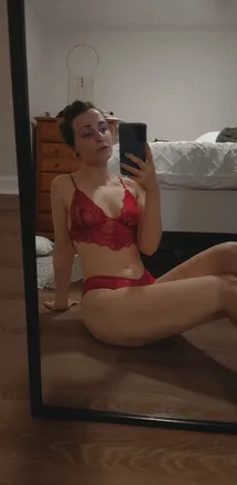 OnlyFans cuenta milfyhannah header 2