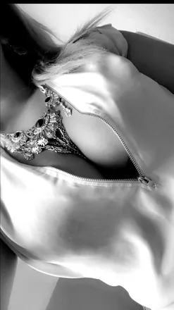 OnlyFans cuenta u195280428 header 2