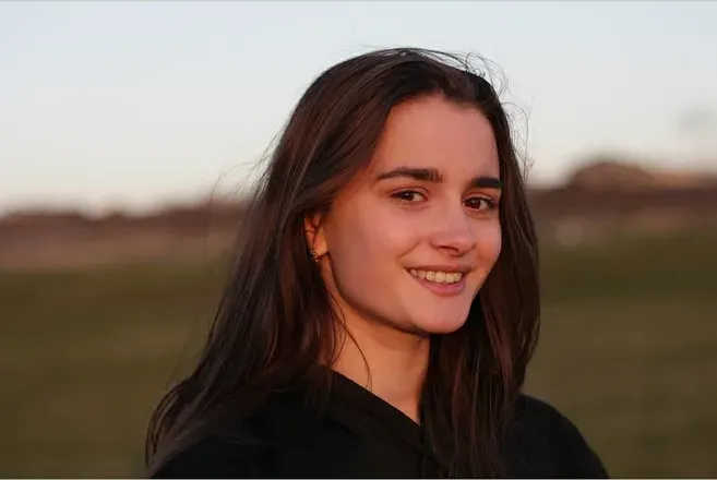 OnlyFans cuenta laura18yo header 2