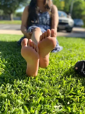 OnlyFans cuenta goldentoesgoddessx avatar 1