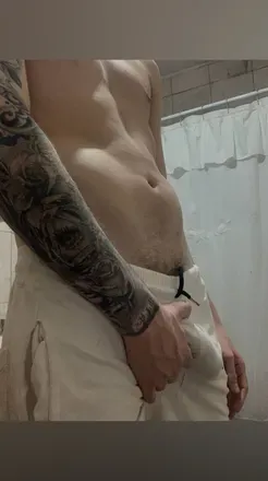 OnlyFans cuenta latinhott_1 header 2