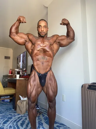 OnlyFans cuenta dieselflexx30 header 2