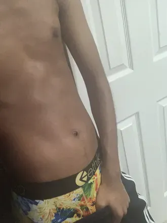 OnlyFans account  moefoefours avatar 1