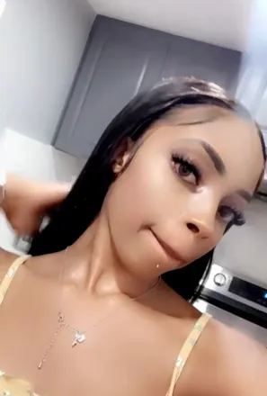 OnlyFans cuenta bellastar00 header 2