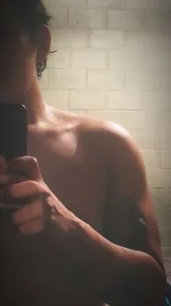OnlyFans cuenta hemrichaquino avatar 1