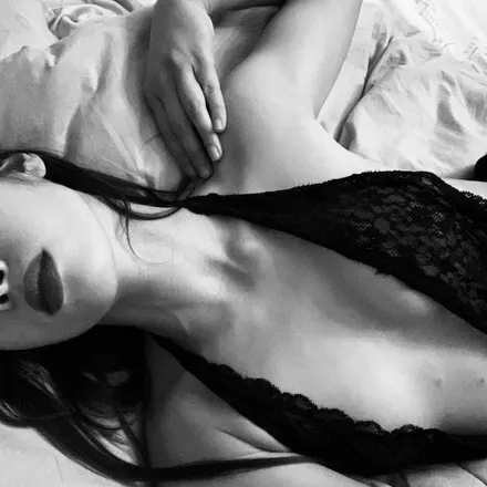 OnlyFans cuenta feistyfilipina1 header 2