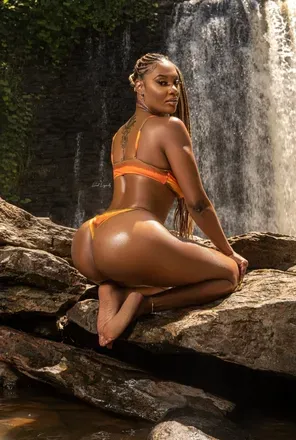 OnlyFans cuenta jenndionne header 2