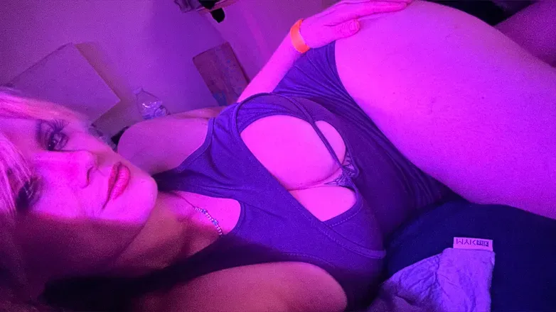 OnlyFans cuenta iamcurvykate header 2