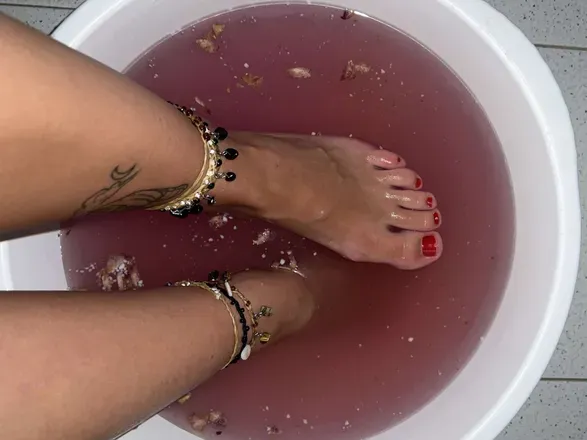 OnlyFans cuenta footsiefantasy18 avatar 1
