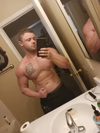 OnlyFans cuenta michaelrosshasgotahuge.d header 2