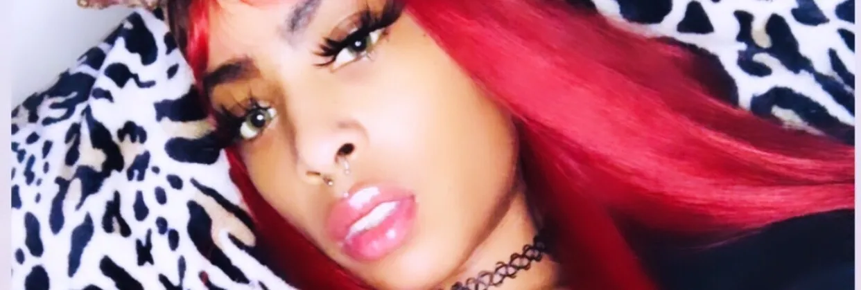 OnlyFans account  momothebeauty header 2