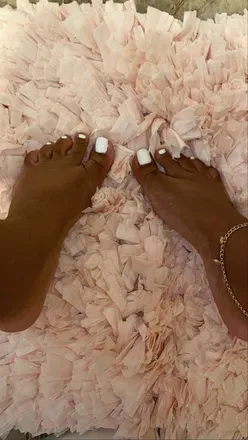OnlyFans account  femininefeet21 avatar 1
