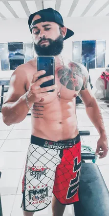 OnlyFans cuenta beardedbrutus header 2