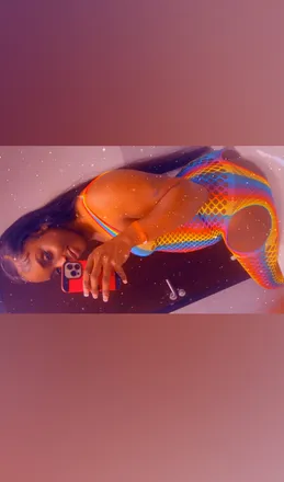 OnlyFans cuenta milancreams header 2