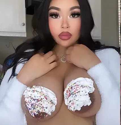 OnlyFans cuenta helxvetay avatar 1