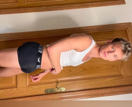 OnlyFans cuenta blondeking21 header 2