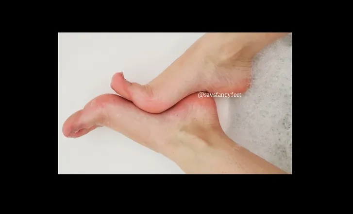 OnlyFans account  savsfancyfeet header 2