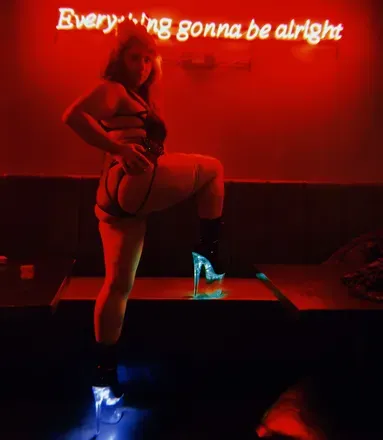 OnlyFans account  lilsumthin header 2