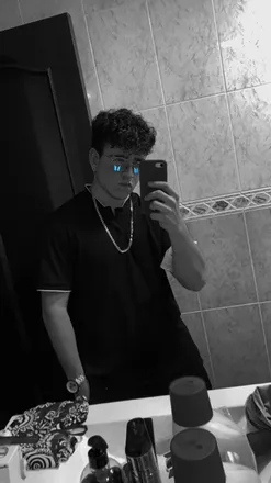 OnlyFans cuenta mmmmmmm4 header 2