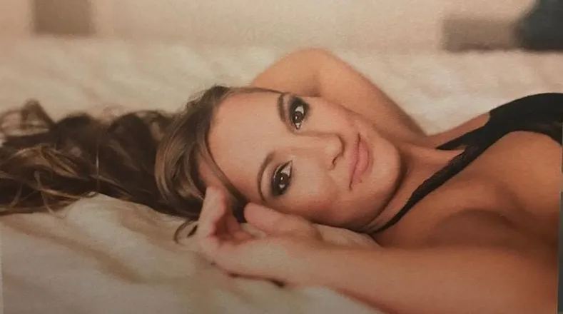 OnlyFans account  its_me_sarah_marie header 2