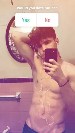 OnlyFans account  urfavwhteboy8 header 2