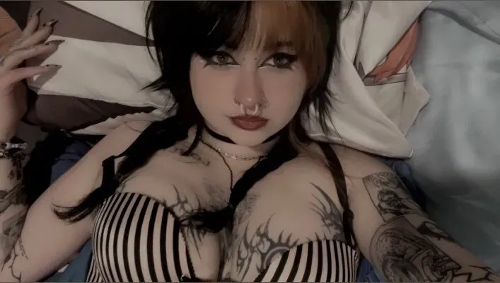 OnlyFans account  boozygremlin avatar 1