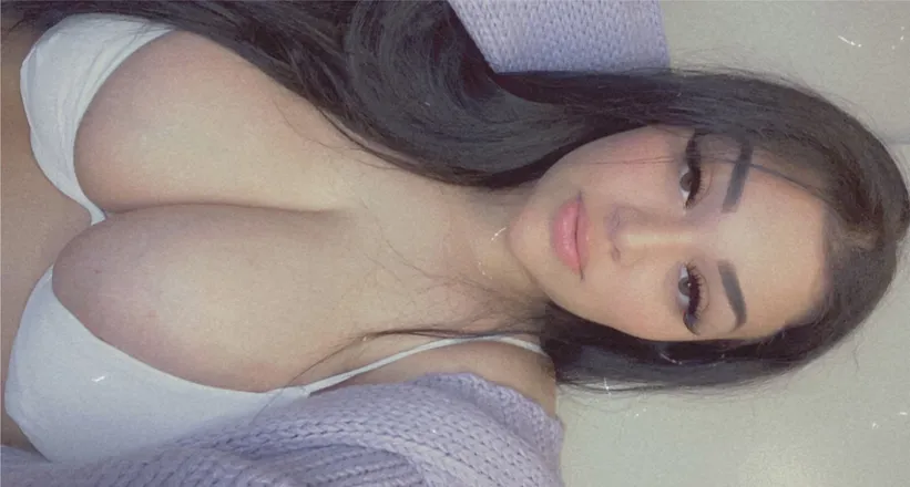 OnlyFans cuenta karengl header 2