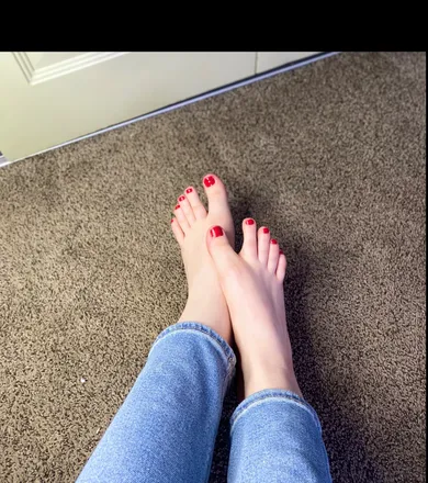 OnlyFans cuenta feet.guurl header 2
