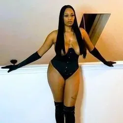 OnlyFans cuenta itsmadameraine avatar 1