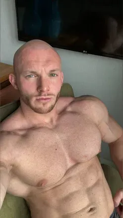 OnlyFans cuenta whiterhinoxxx avatar 1