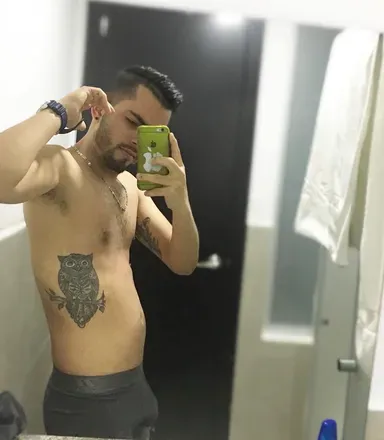 OnlyFans cuenta alejomm95 header 2