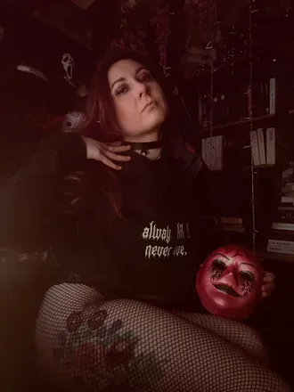 OnlyFans account  your_gothicc_mommy avatar 1