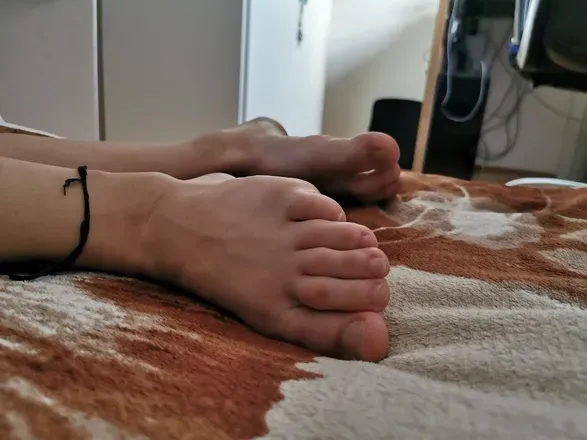 OnlyFans account  mymuskyboyfeet header 2