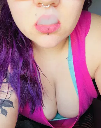 OnlyFans account  bonghitsandbigtits420 avatar 1