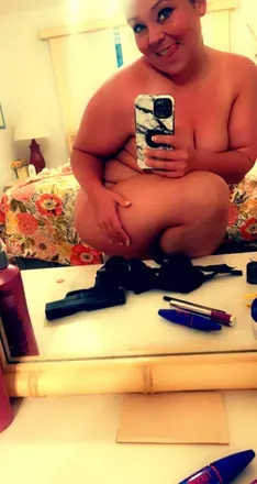 OnlyFans account  sexxytowwifey8990 header 2