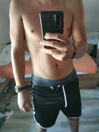 OnlyFans cuenta yourdreamguy69 header 2